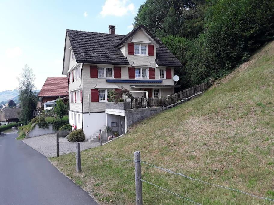 Zwinglis Ferienwohnung Rosi Nesslau Esterno foto
